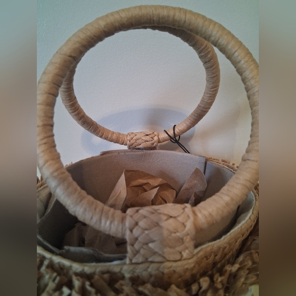 Beyond The Beach Los Angeles Skyler Straw Pearl Bucket Bag - Picture 6 of 13